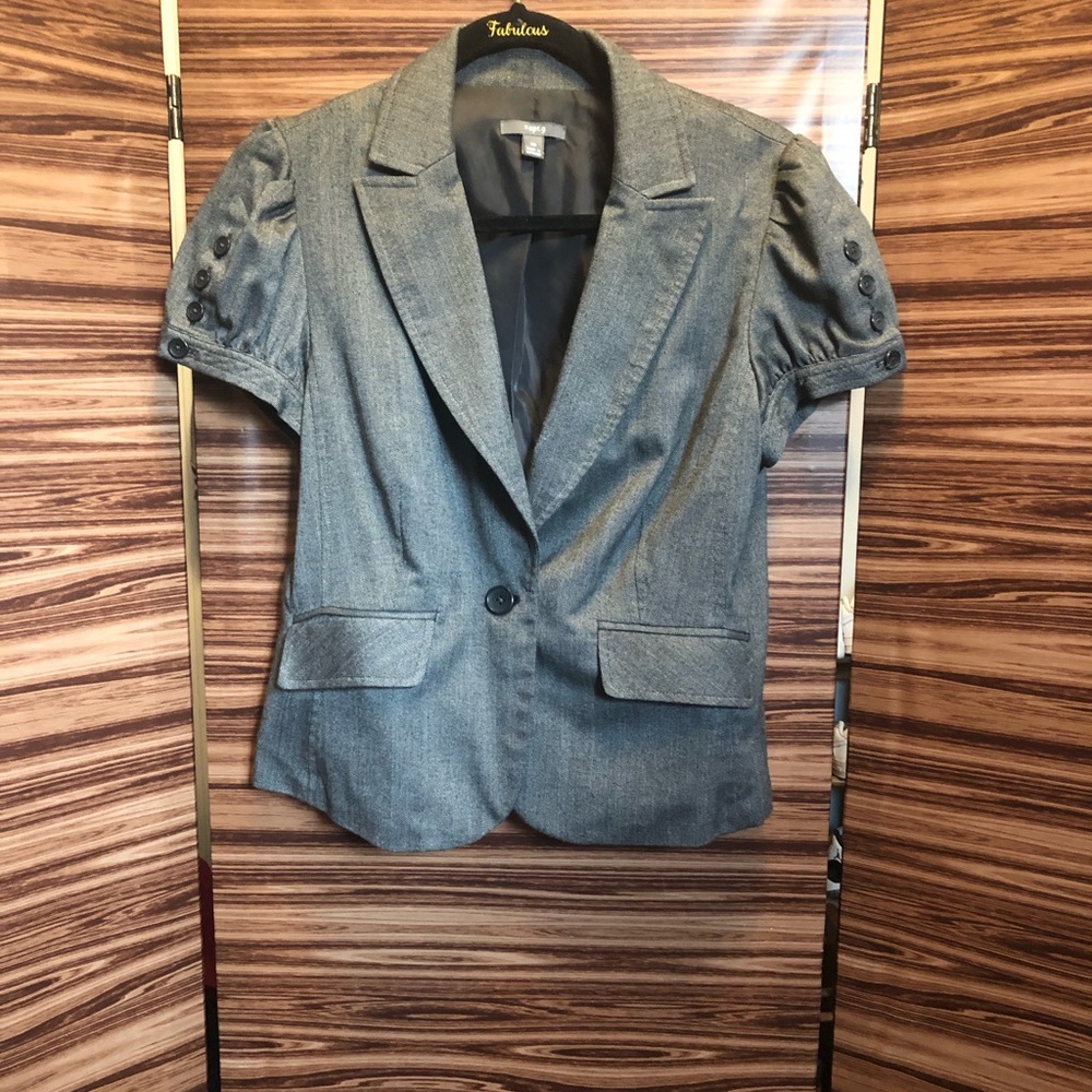 Ladies Short Sleeved Blazer
